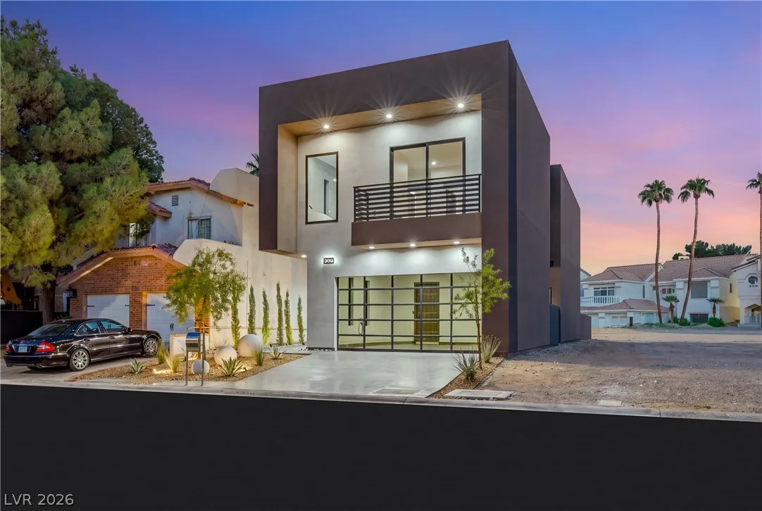 2824 Queens Courtyard Drive — photo 1