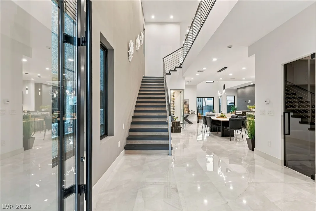 2824 Queens Courtyard Drive — photo 4