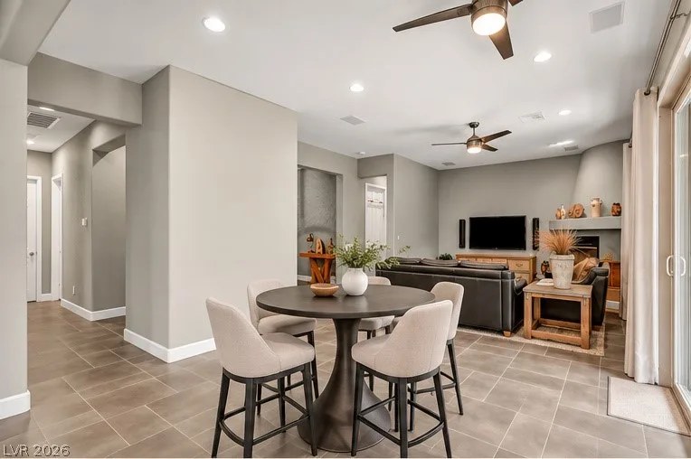 2672 La Boutique Street — photo 4