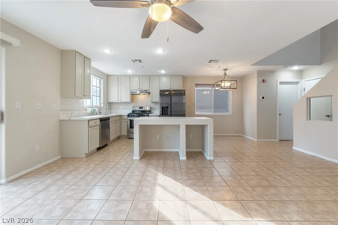 3211 Sunrise Cove Avenue — photo 3