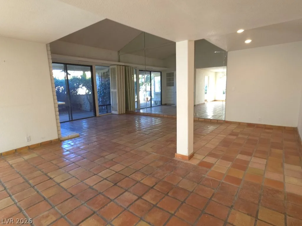 3066 Conquista Court — photo 2