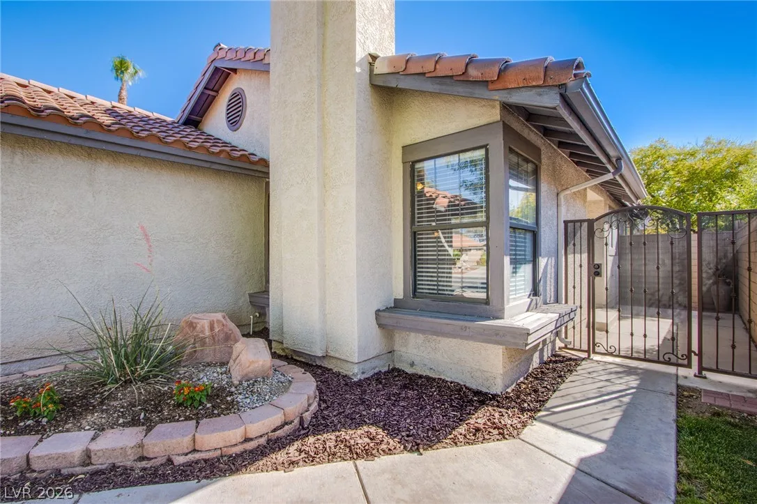 4659 Winfield Drive — photo 2