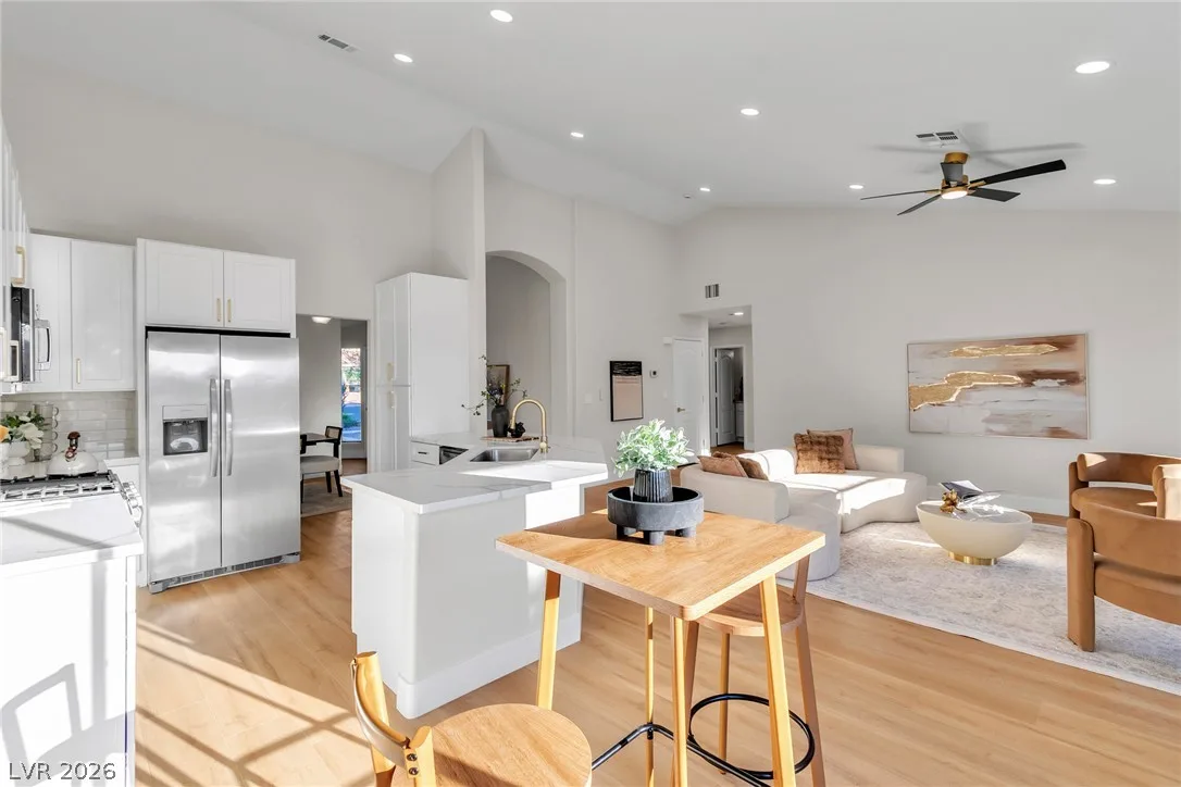 277 Gentle Bay Avenue — photo 1