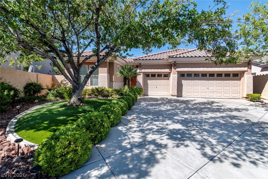 305 Corsicana Street — photo 3