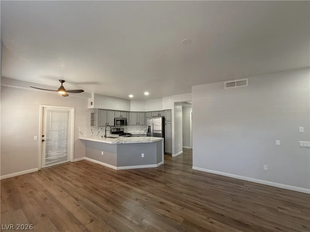 5225 West Reno Avenue 126 — photo 3