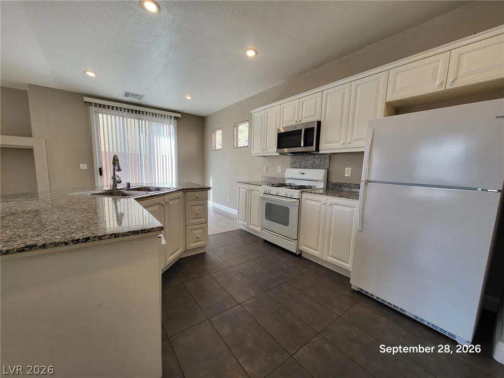 8116 Retriever Avenue — photo 3