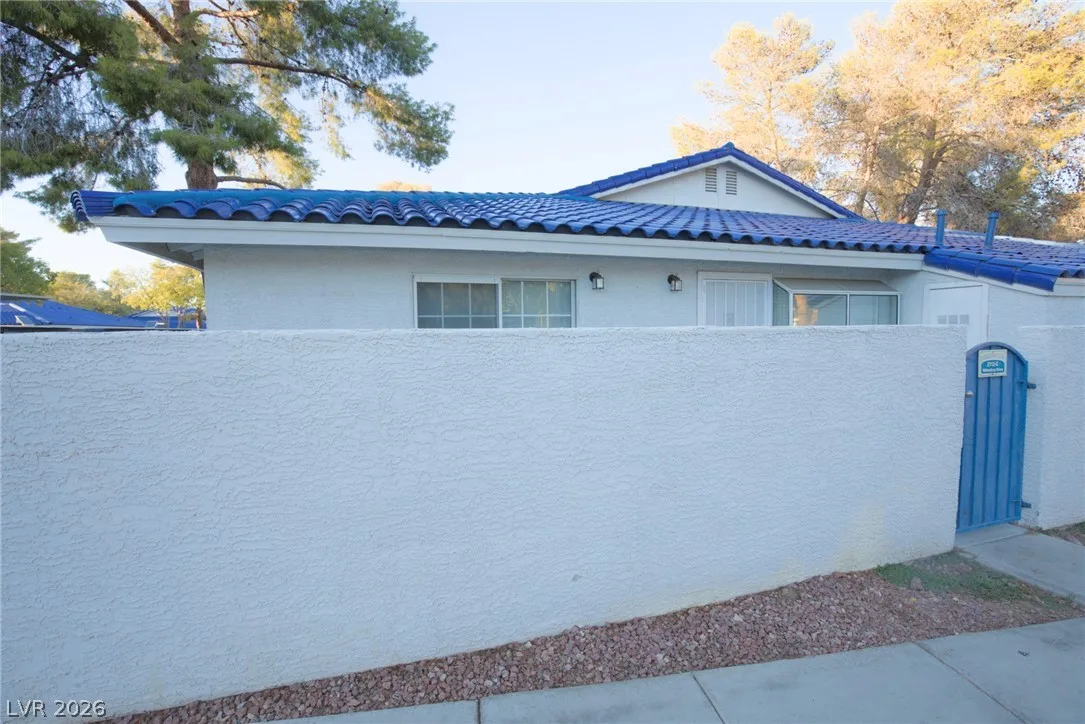 2112 Willowbury Drive C — photo 2