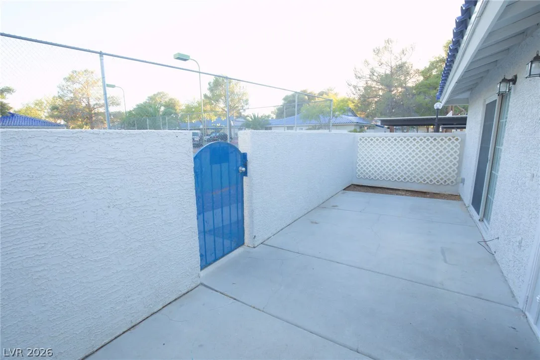 2112 Willowbury Drive C — photo 5