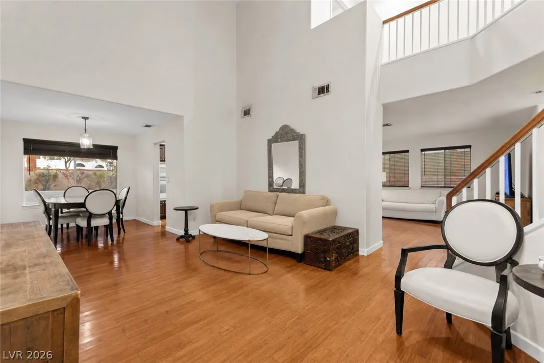 1821 Derbyshire Drive — photo 2
