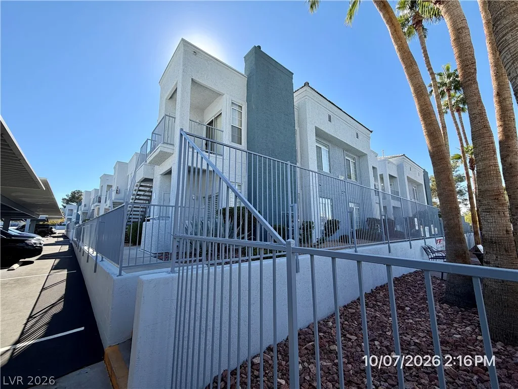 2201 Ramsgate Drive 724 — photo 3