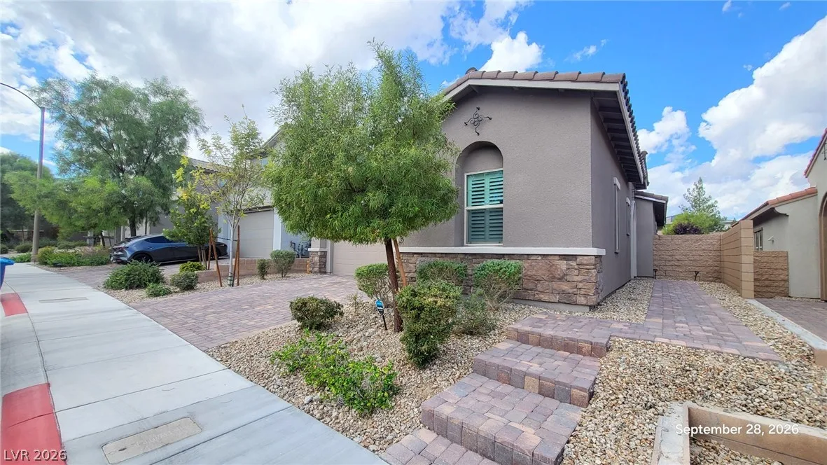 8861 Highland Skye Drive — photo 2