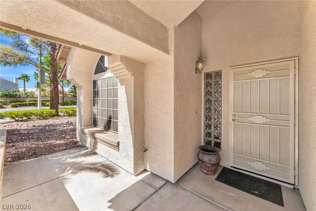1937 Tropical Breeze Drive — photo 3