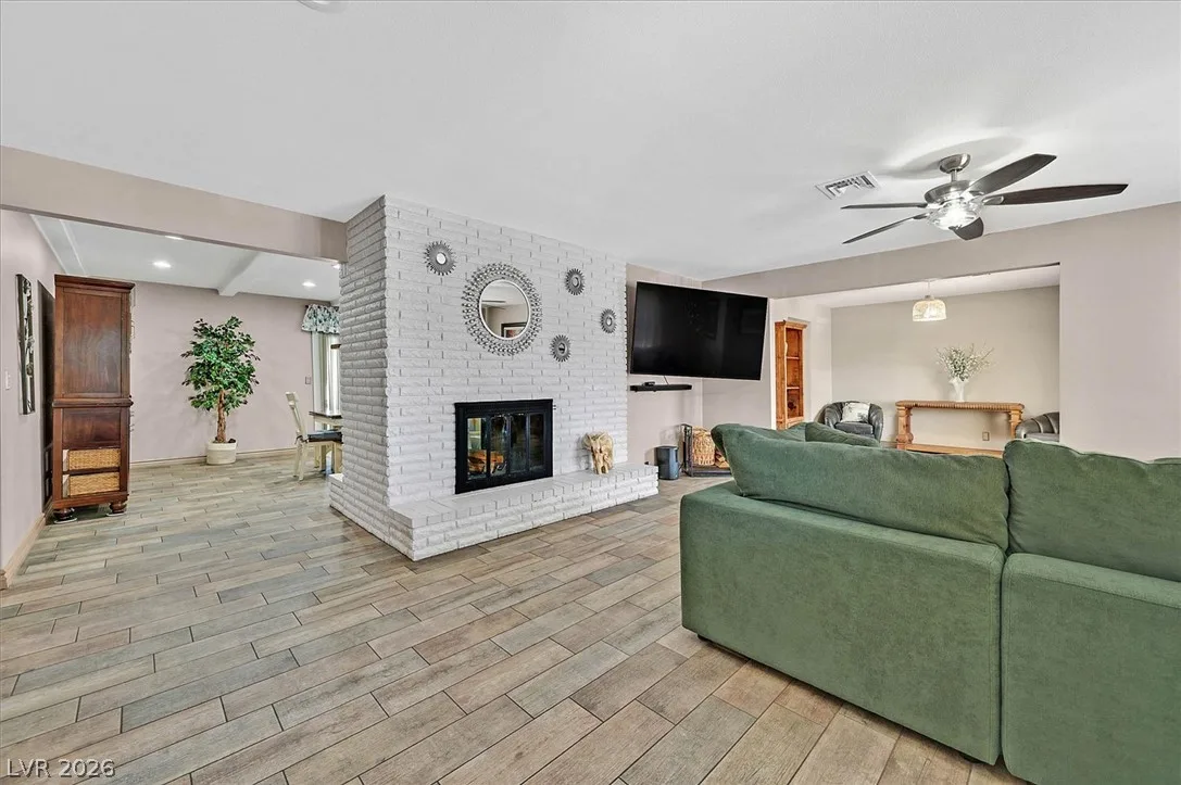 6824 Adobe Court — photo 3
