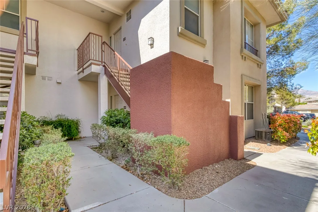 912 Duckhorn Court 103 — photo 3