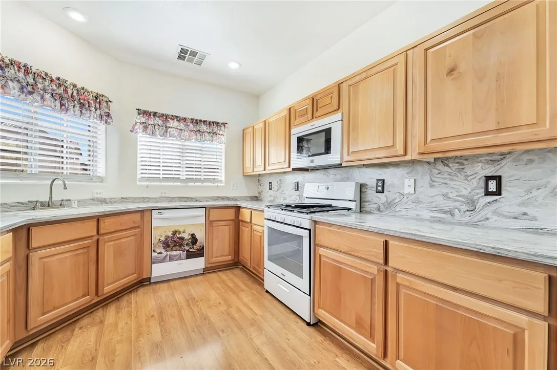 5674 Lucky Draw Court — photo 4
