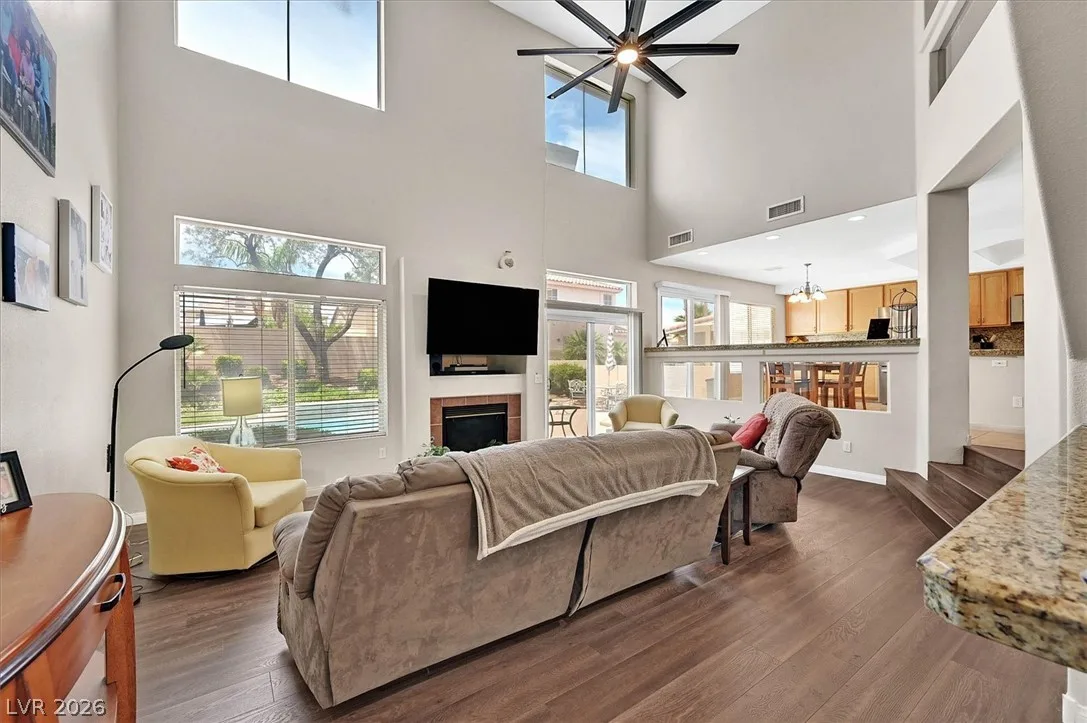3905 Larkcrest Street — photo 4