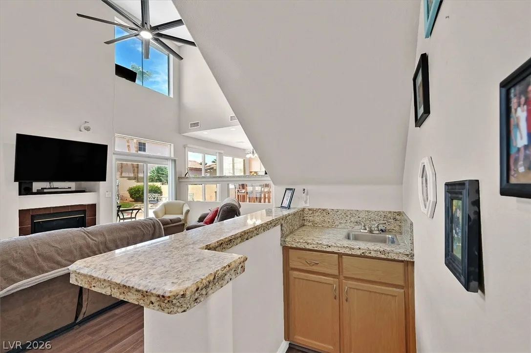 3905 Larkcrest Street — photo 5