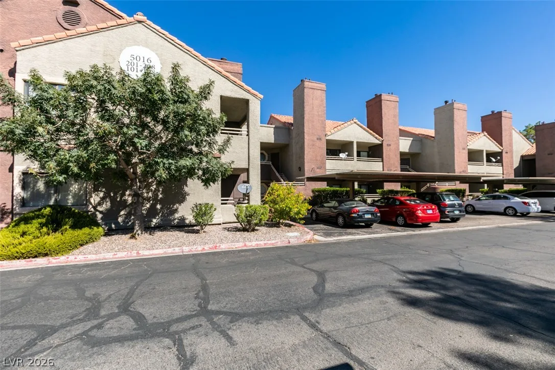 5016 South Rainbow Boulevard 202 — photo 2