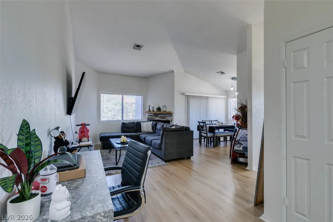 5016 South Rainbow Boulevard 202 — photo 5