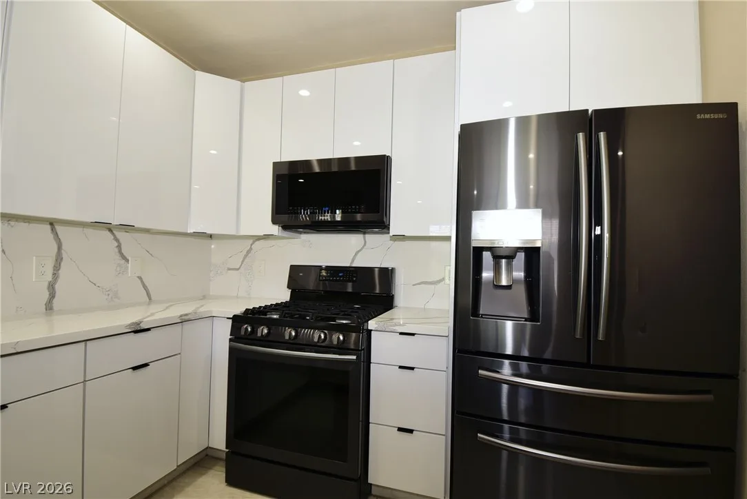 7103 South Durango Drive 204 — photo 2