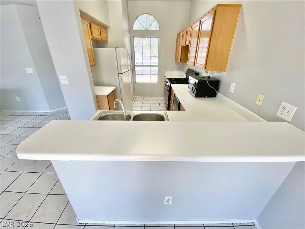 3721 Nairobi Lane — photo 2