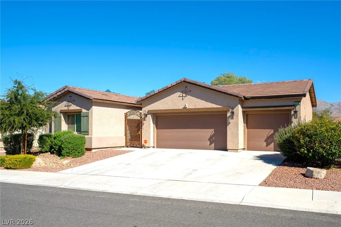 5458 East Volterra Drive — photo 1