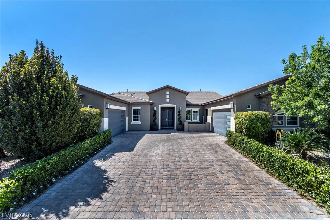 325 Greyjoy Street — photo 1