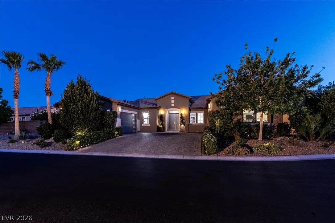 325 Greyjoy Street — photo 2