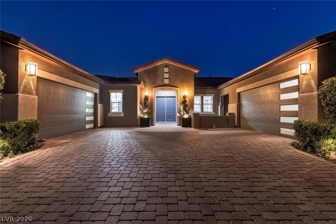 325 Greyjoy Street — photo 3