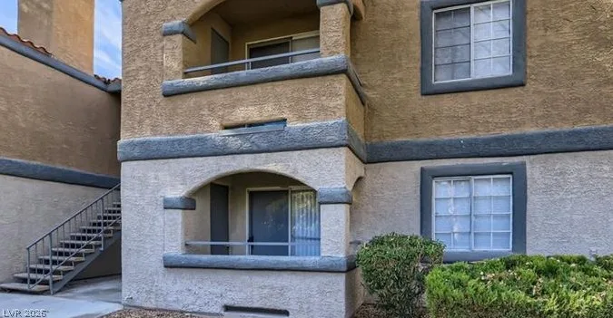 220 Mission Newport Lane 106 — photo 1