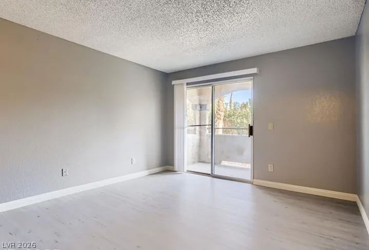 220 Mission Newport Lane 106 — photo 2