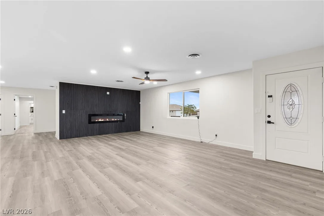 271 East Middleton Drive — photo 5