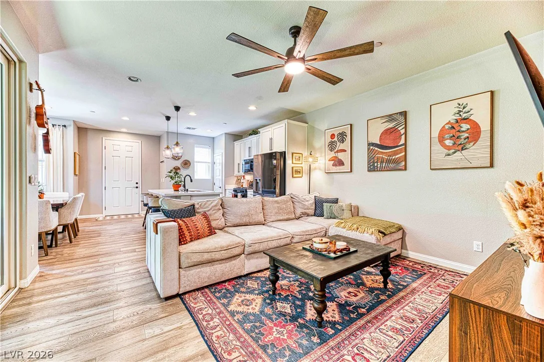 718 Cottonwood Hill Place — photo 1