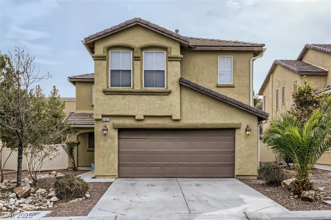 2537 BEGONIA VALLEY Avenue — photo 1