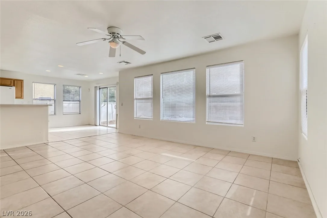 2537 BEGONIA VALLEY Avenue — photo 2