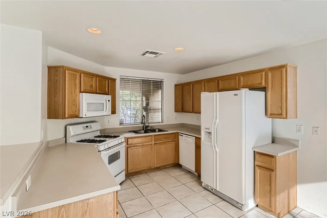 2537 BEGONIA VALLEY Avenue — photo 5