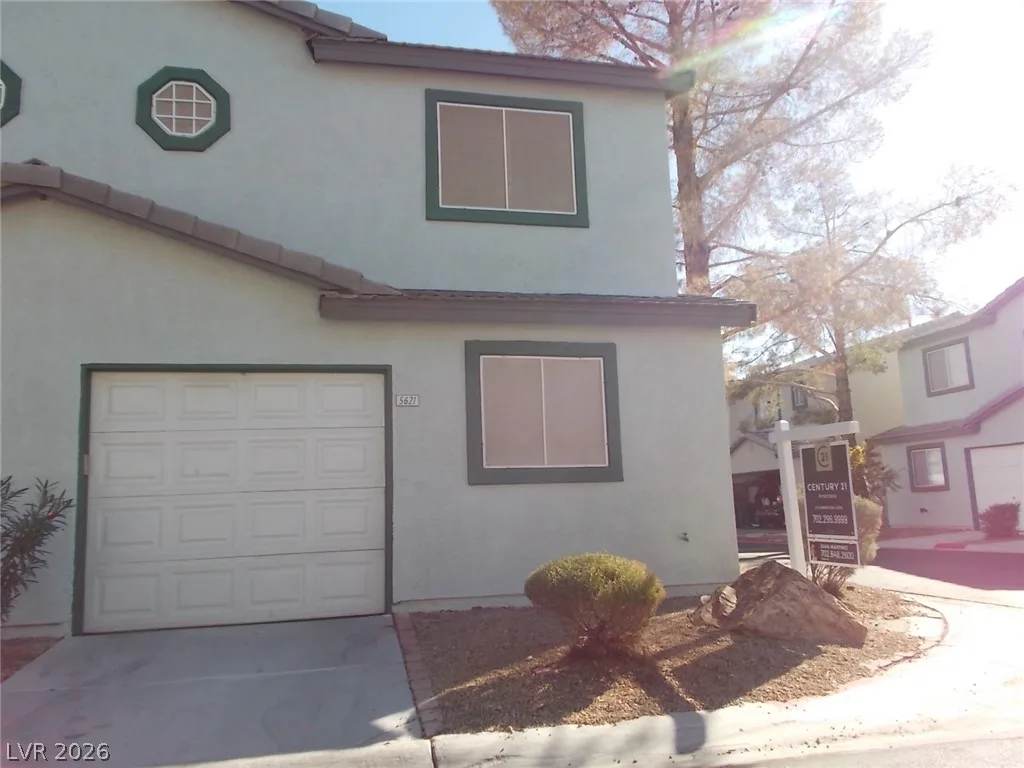5621 Lago Court — photo 2