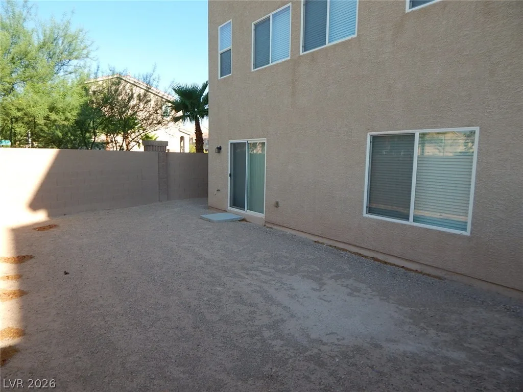 5869 Pillar Rock Avenue — photo 4