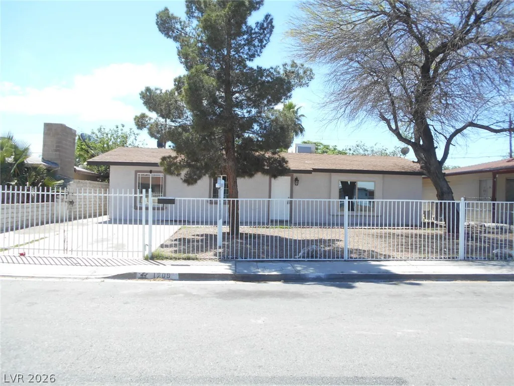 1209 Reynolds Avenue — photo 1