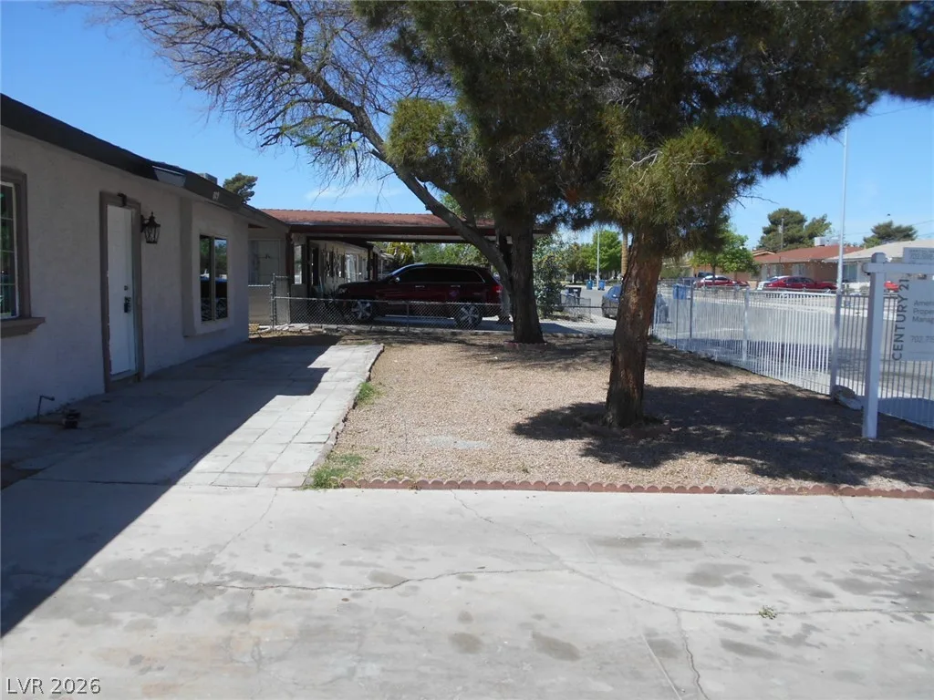 1209 Reynolds Avenue — photo 2