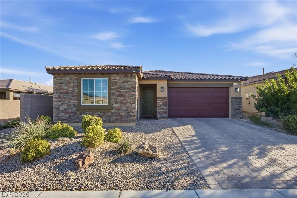 5917 Peridot Falls Avenue — photo 1