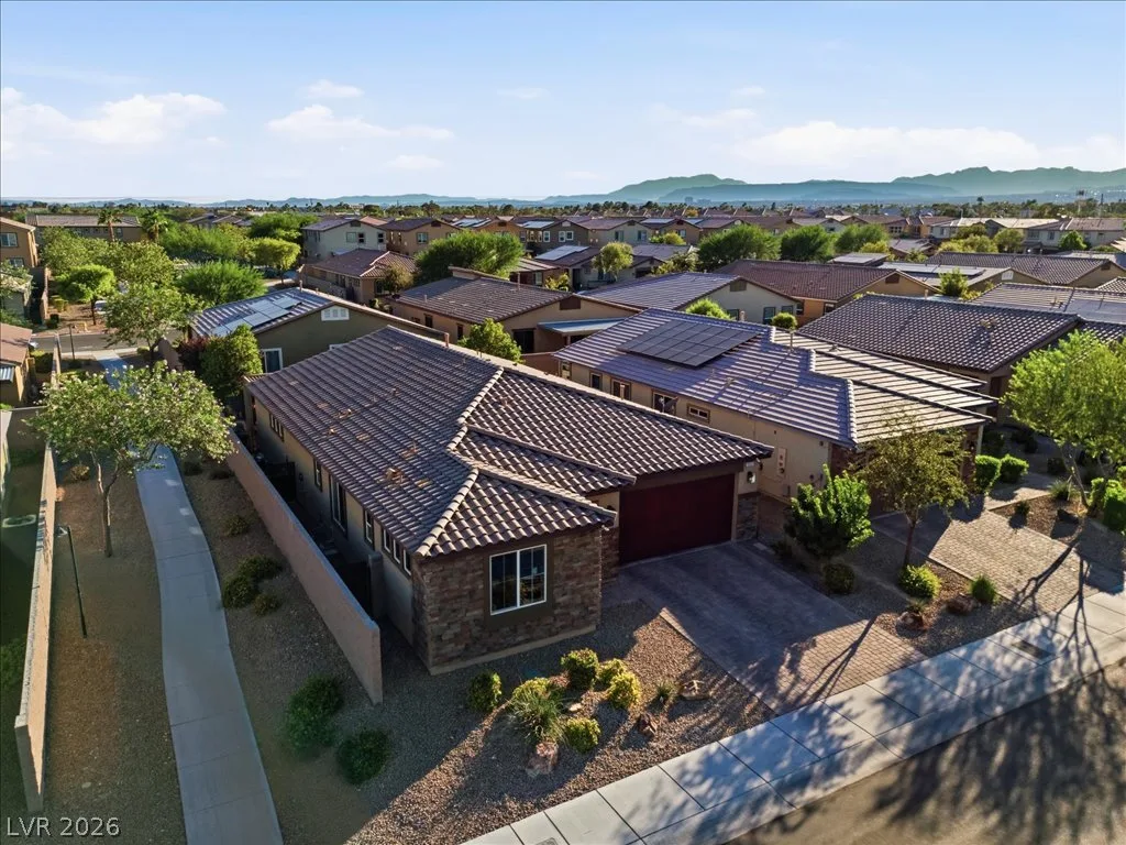 5917 Peridot Falls Avenue — photo 2