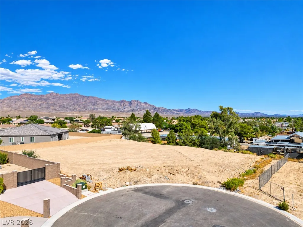 8136 North Tioga Way — photo 5