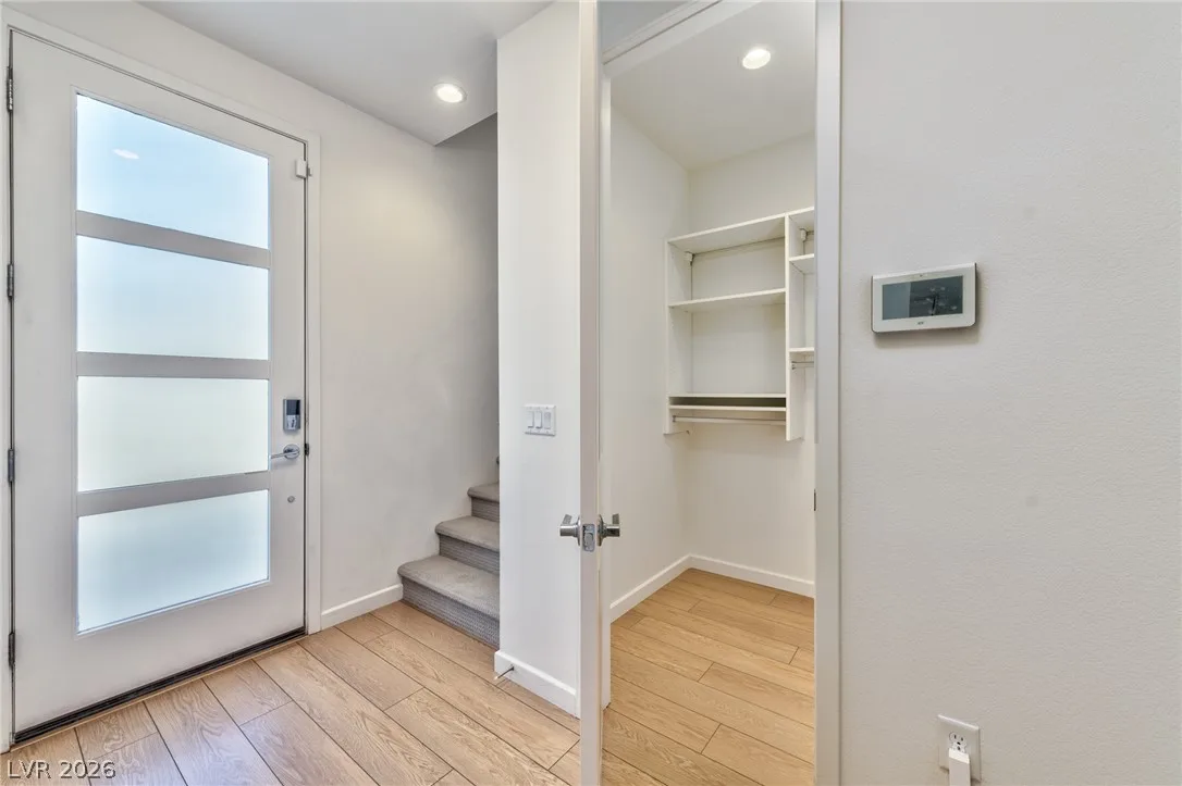 3327 Esker Ridge Avenue — photo 2