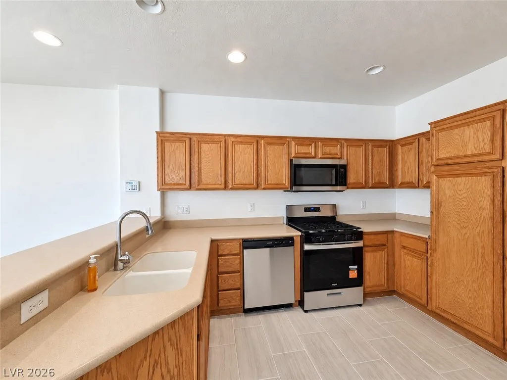 8389 Lower Trailhead Avenue — photo 5