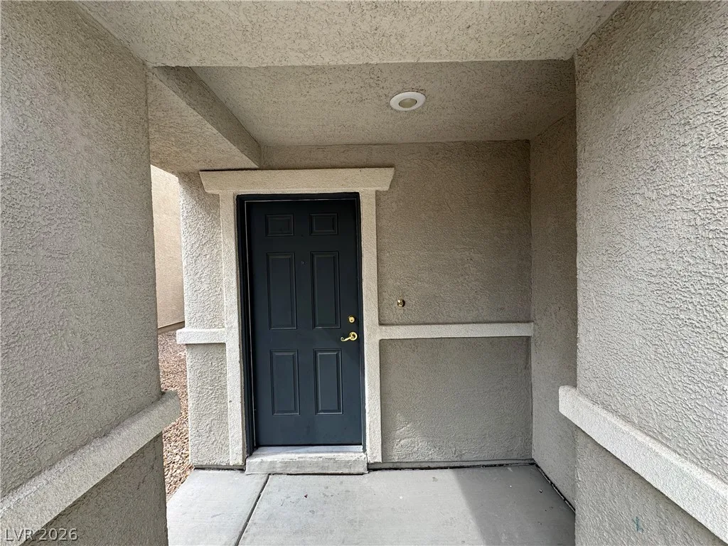 128 Snow Dome Avenue — photo 2