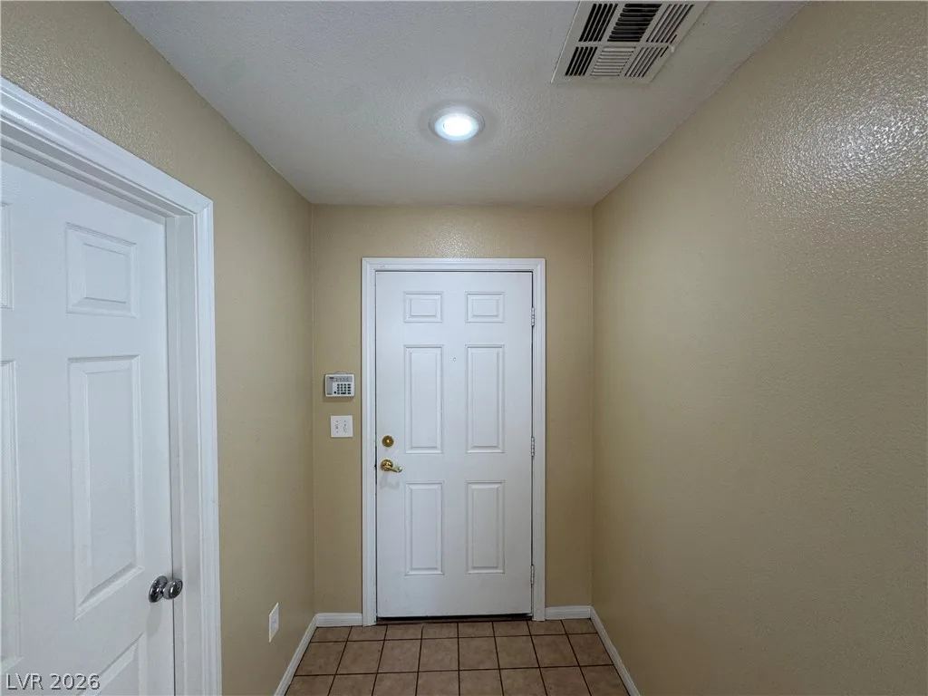 128 Snow Dome Avenue — photo 3