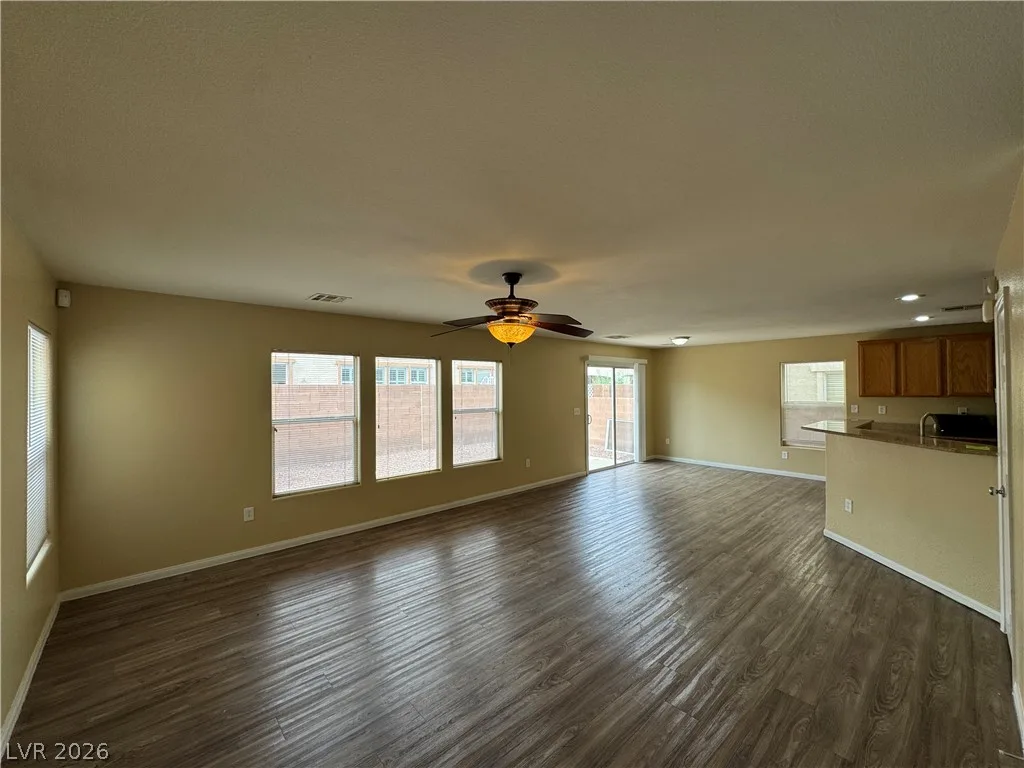 128 Snow Dome Avenue — photo 5