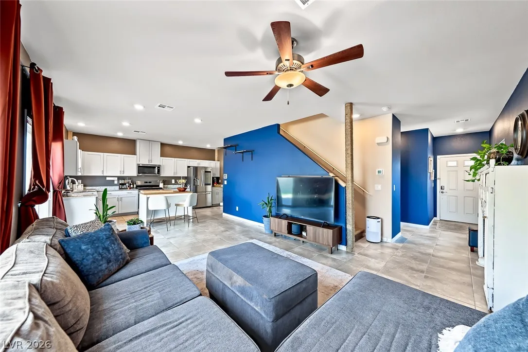 3848 Berenices Avenue — photo 3