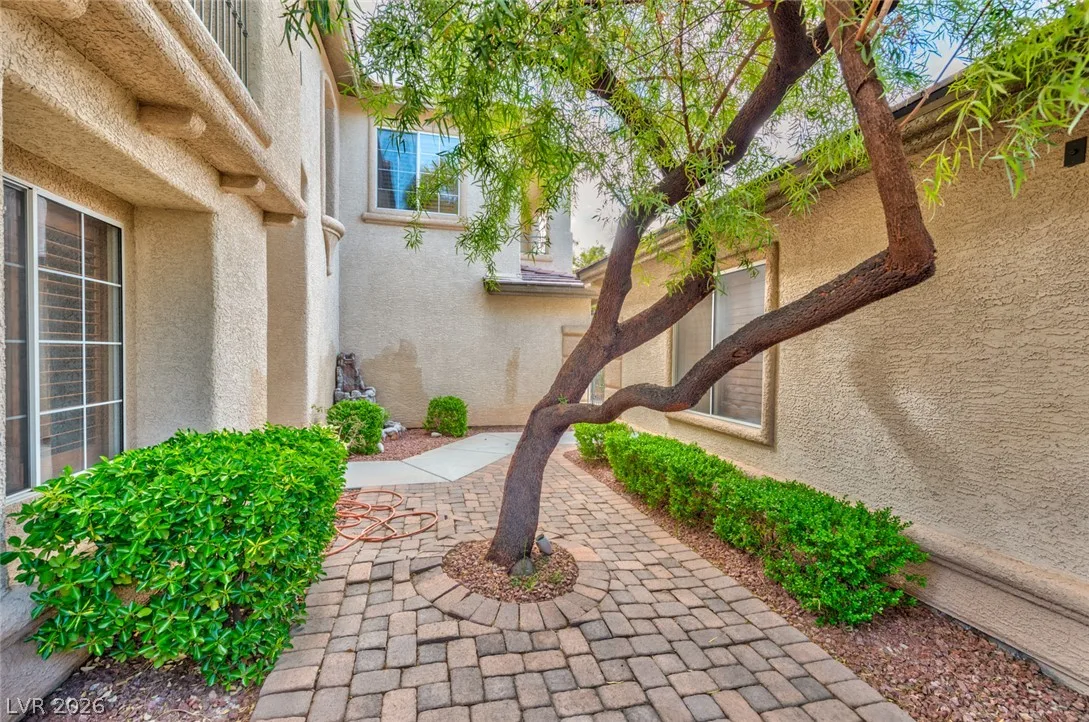 11409 Orazio Drive — photo 3